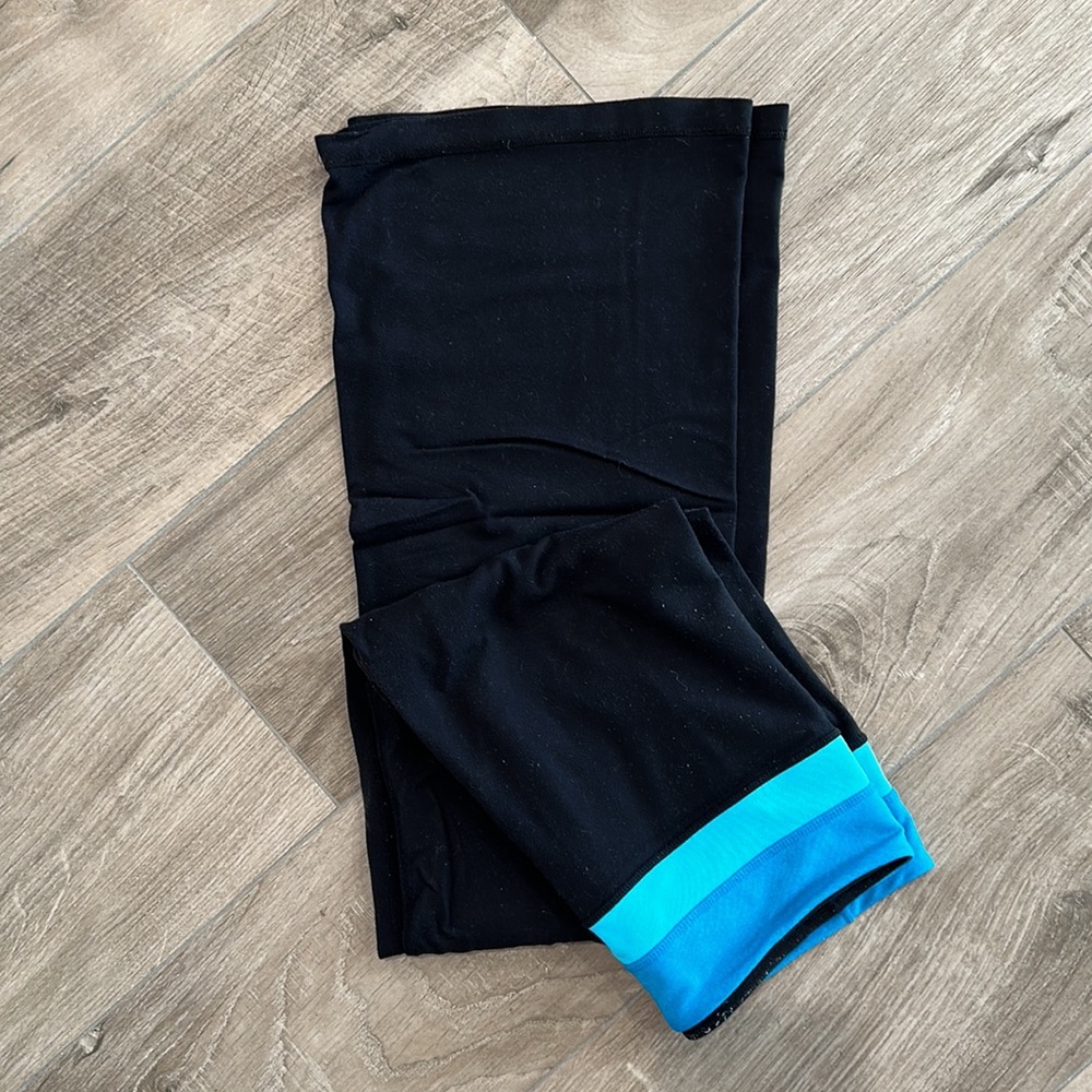 Lululemon Size 6 Reversible Bootleg Leggings Gem